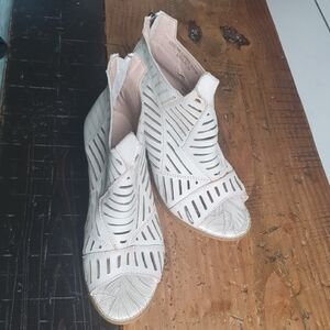 Soft Mint L'artiste Heeled Boots with Sleek Design